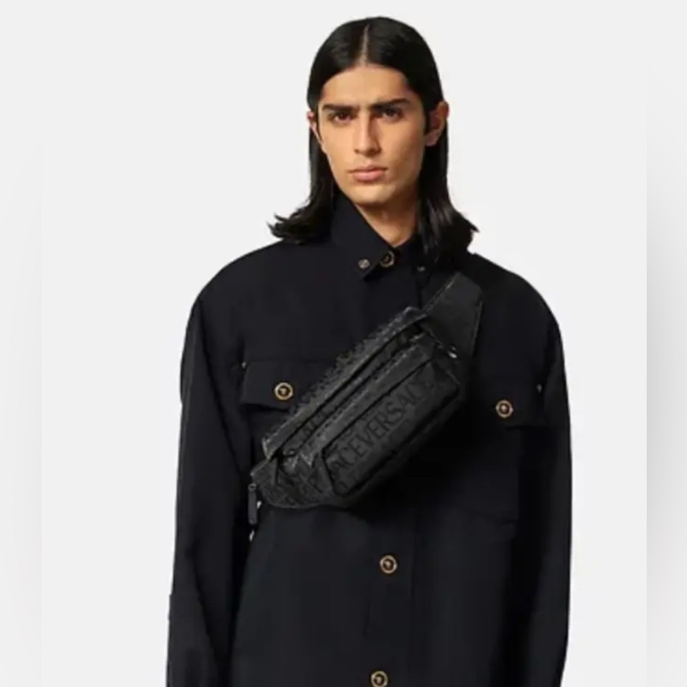 ❌SOLD❌Versace all over belt bag